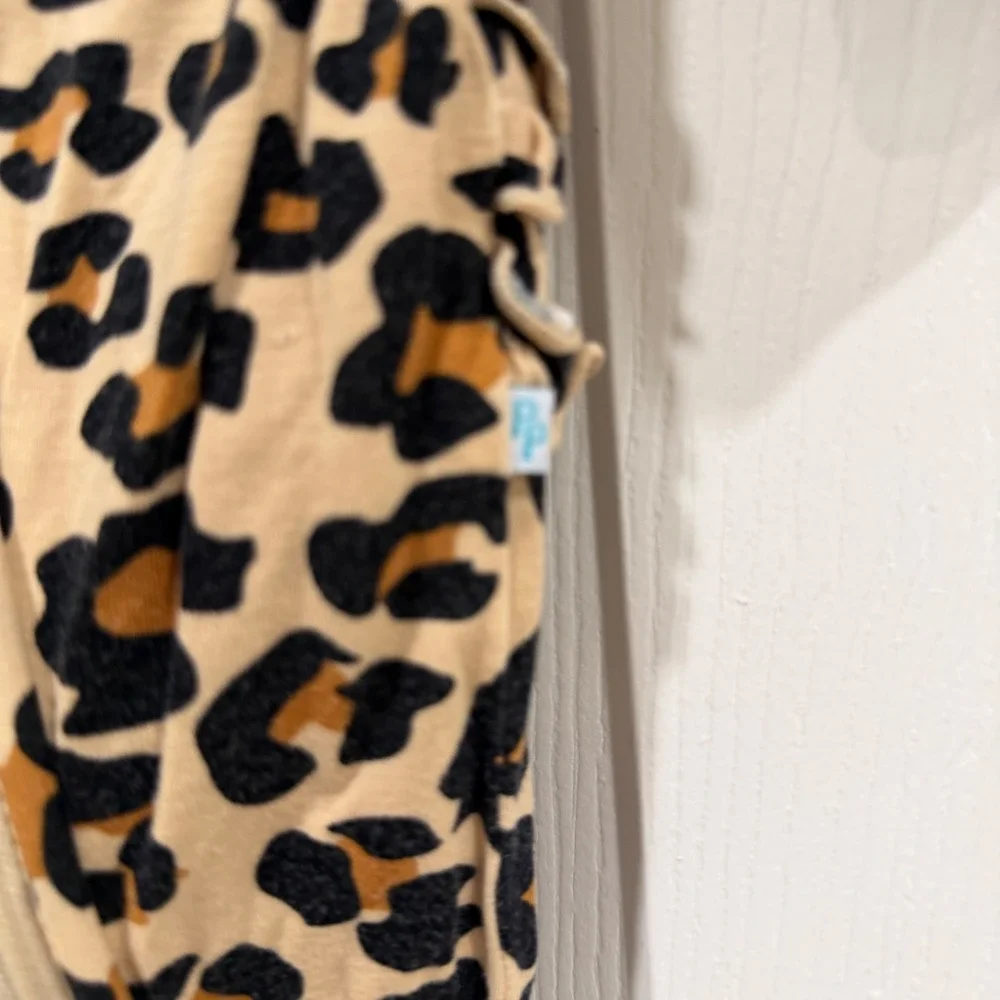 Posh‎ Peanut Leopard Print Ruffle Bamboo Footie Sleeper 0-3M Zip Pajamas